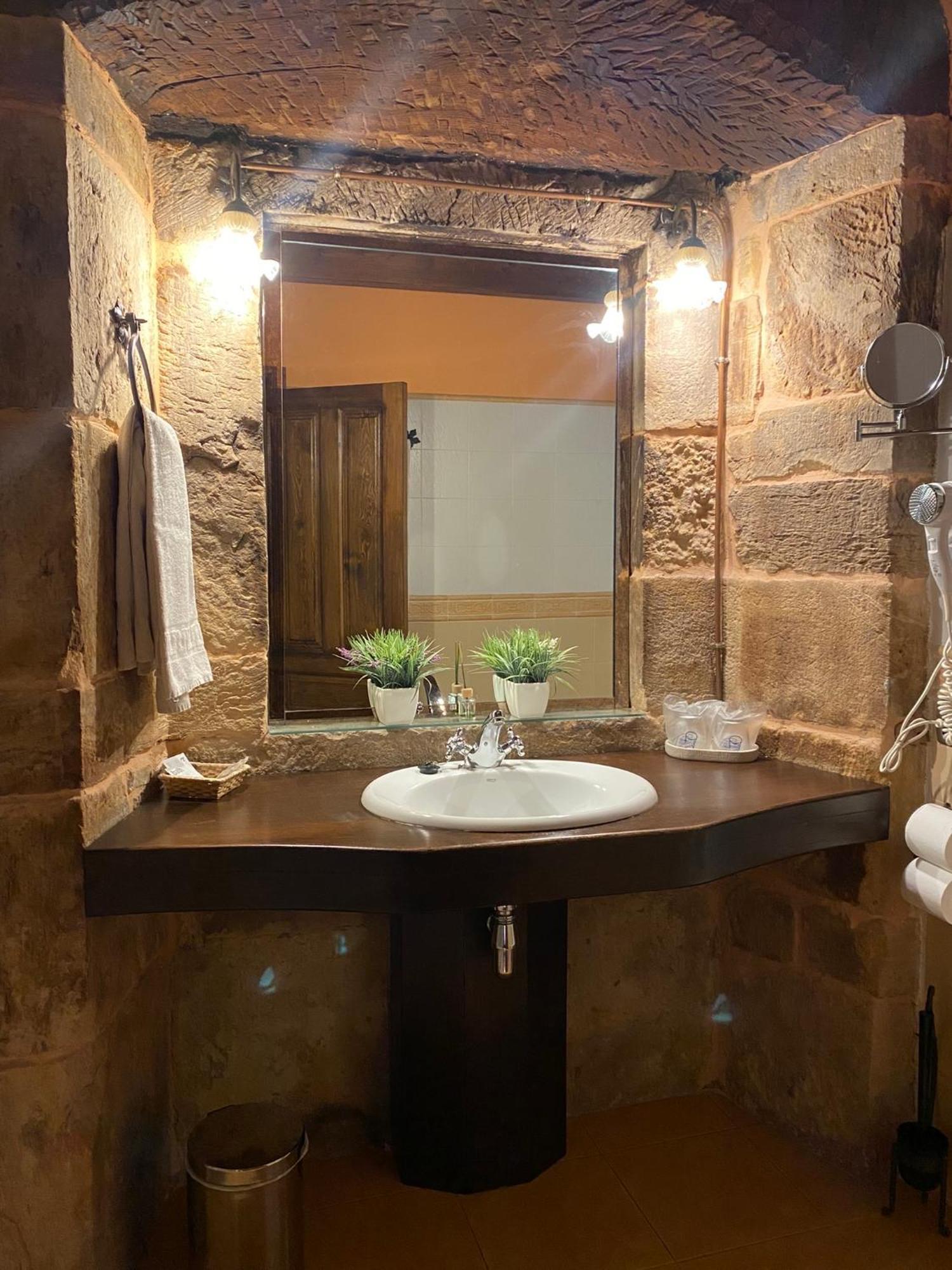 La Posada De Barro إينفيستو المظهر الخارجي الصورة